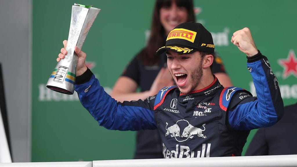 Pierre Gasly juhli Brasiliassa F1-uransa ensimmäistä palkintokorokesijaa.