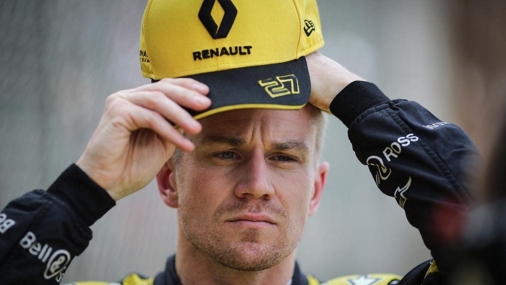 Renault'n Nico Hülkenberg putosi aikarangaistuksensa myötä kolmella pykälällä.