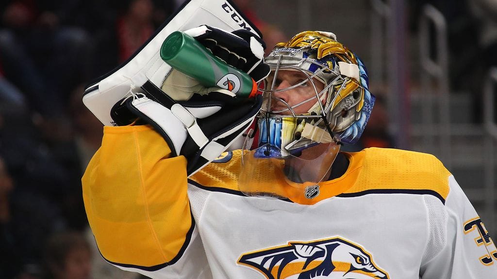 Pekka Rinne sai kunnon ryöpytystä Chicago Blackhawksin pelaajilta.