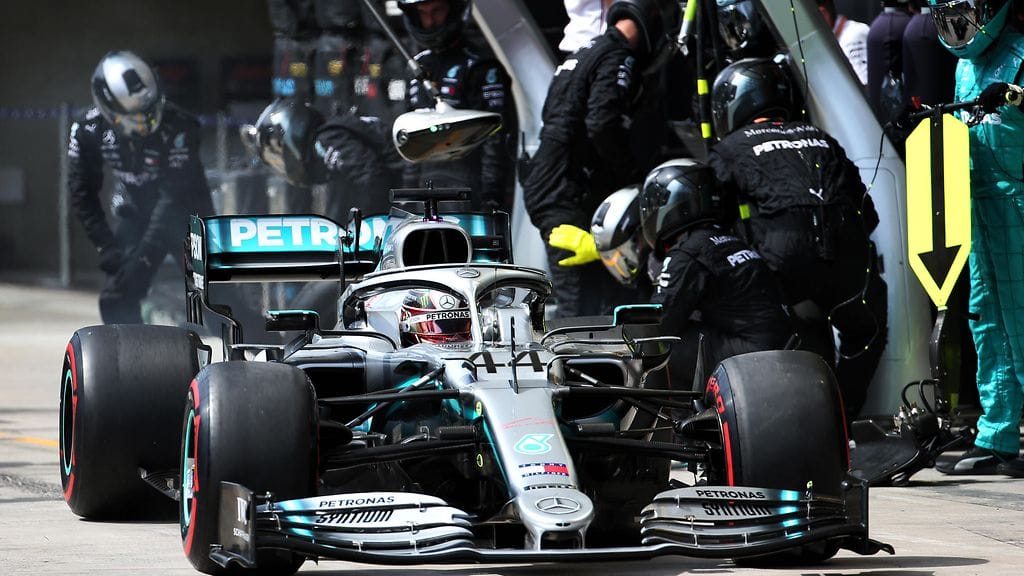 Lewis Hamiltonin kolmas varikkopysähdys oli tyhmä ratkaisu.