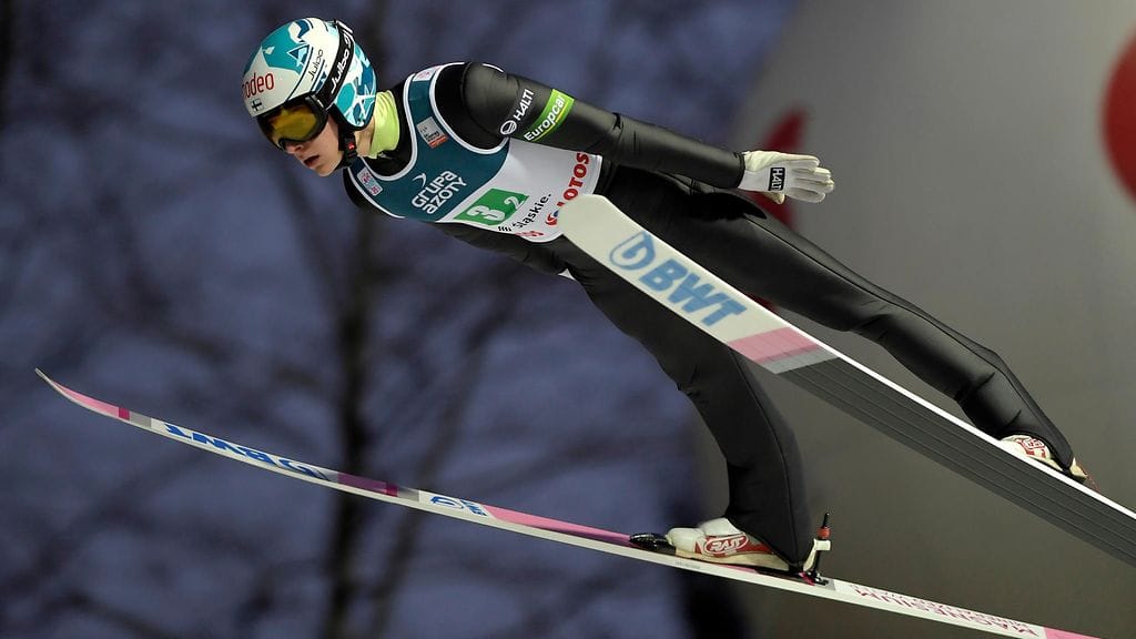 Eetu Nousiainen kuuluu Suomen nelikkoon mäkihypyn maailmancupin avauksessa.