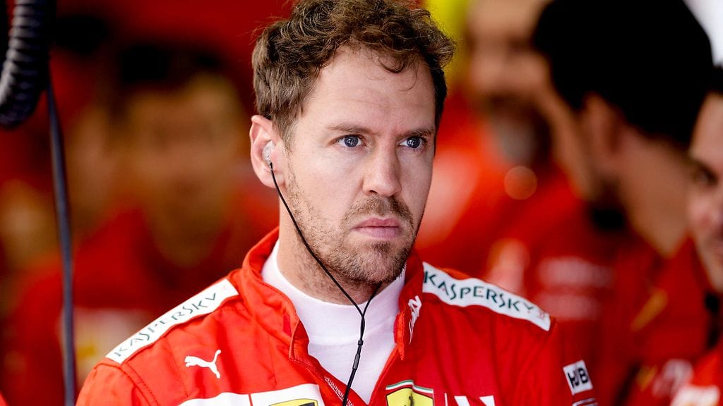 Sebastian Vettel joutui keskeyttämään Brasilian GP:ssä kolaroituaan Ferrari-tallikaverinsa Charles Leclercin kanssa.