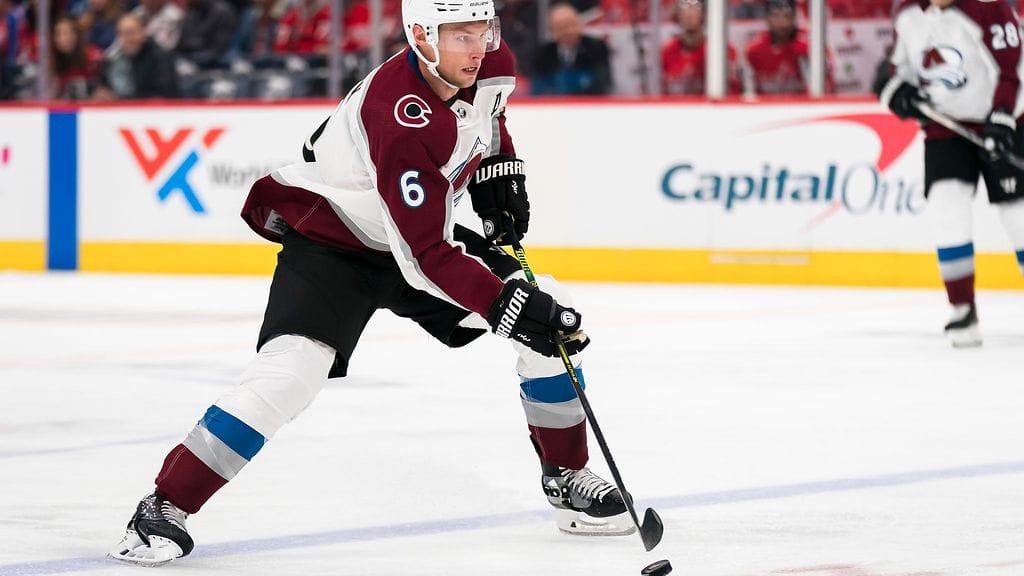 Erik Johnson latasi kovaa tekstiä tuomariston suuntaan.