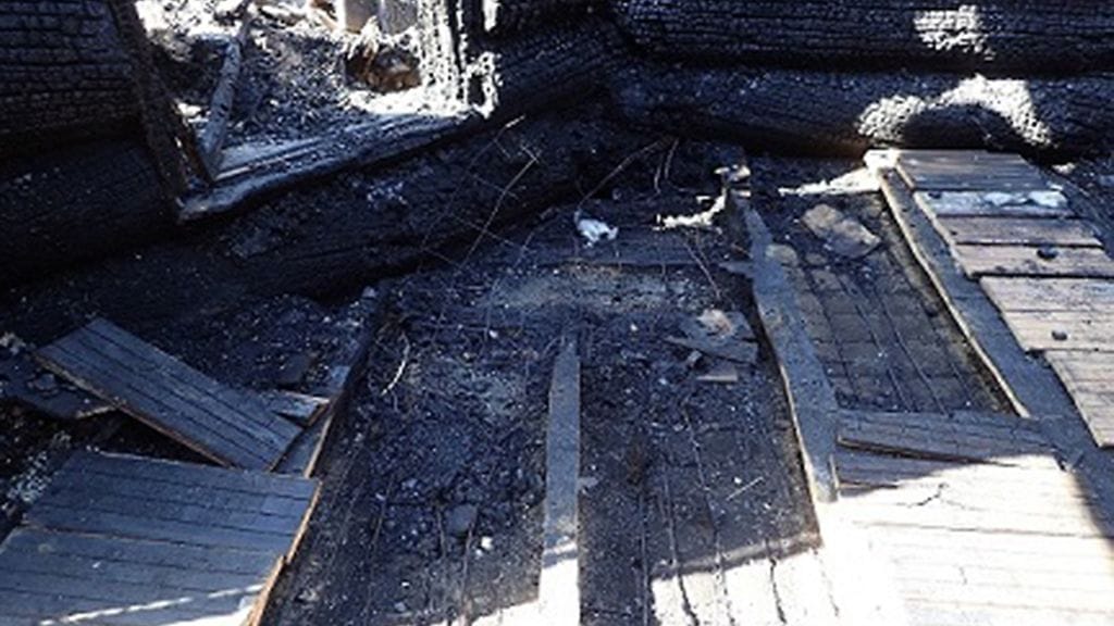 Levin tuhoisa mökkipalo alkoi puisen lattian alle rakennetusta lattialämmitysjärjestelmästä.