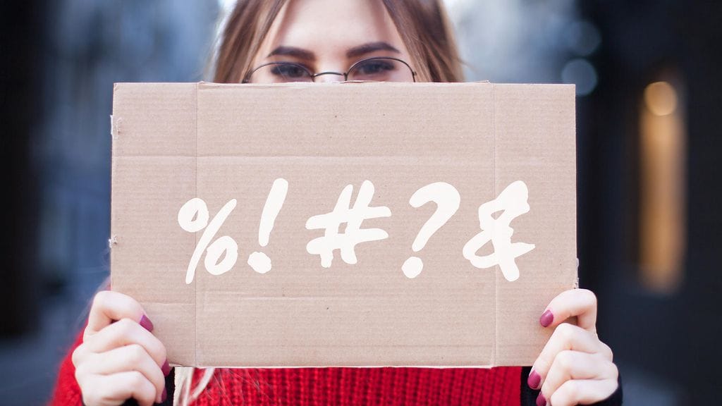 Vastanneista 11 prosenttia arvioi kuulevansa päivittäin 25 voimasanaa. Neljäsosa tosin tunnusti kiroilevansa myös itse töissä.