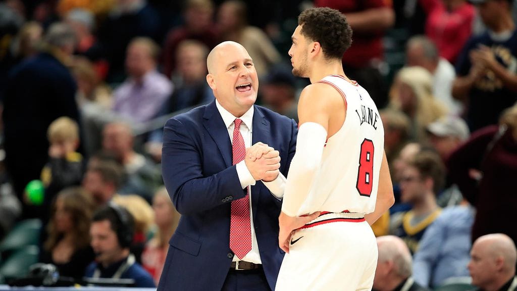 Jim Boylen ja Zach LaVine joulukuussa 2018.