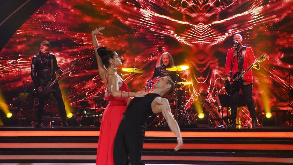 Apulanta soitti Jannika B:n ja Aleksi Seppäsen tanssin aikana.