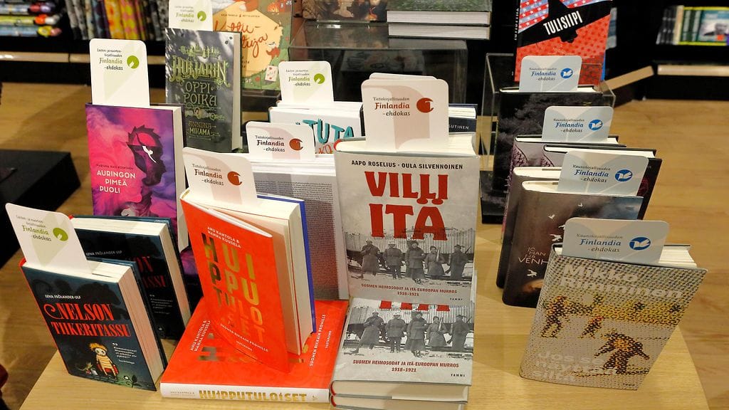 Kaunokirjallisuuden ehdokkaiden joukkoon mahtuvat esimerkiksi romaani Sylvi Kekkosesta, tarinoita syrjäytetystä lähiöstä, kuvaus kahden miehen rakkaudesta mahdottomissa olosuhteissa sekä kirja rikoksen pitkistä jäljistä.