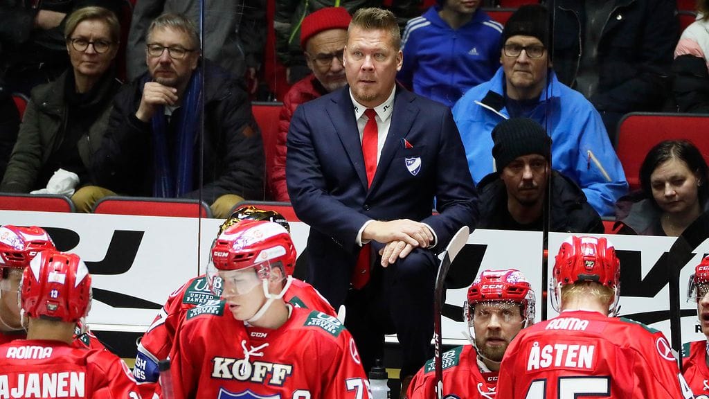 Jarno Pikkaraisen luotsaama HIFK kärsi tappion Jukureita vastaan.