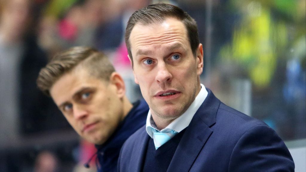 Ilta-Sanomien mukaan Ville Nieminen on saanut potkut Lahden Pelicansin päävalmentajan paikalta.