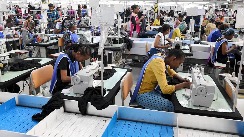 vaatetehdas 2 lehtikuva embargo