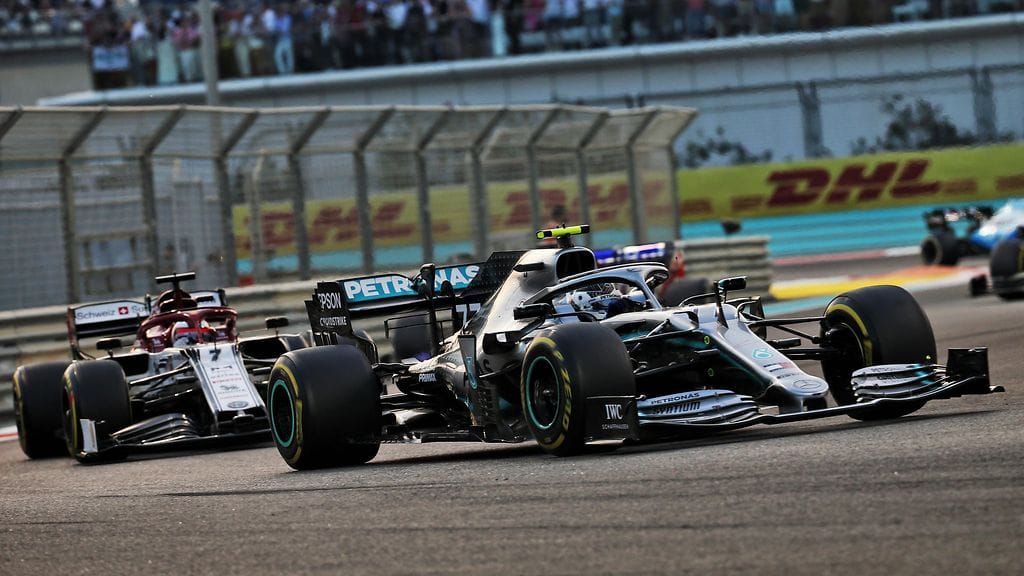 Valtteri Bottas ohitti Kimi Räikkösen kisan toisella kierroksella, mutta parempaankin nousuun olisi ollut mahdollisuudet, jos avattava takasiipi olisi ollut läpi kisan käytössä.