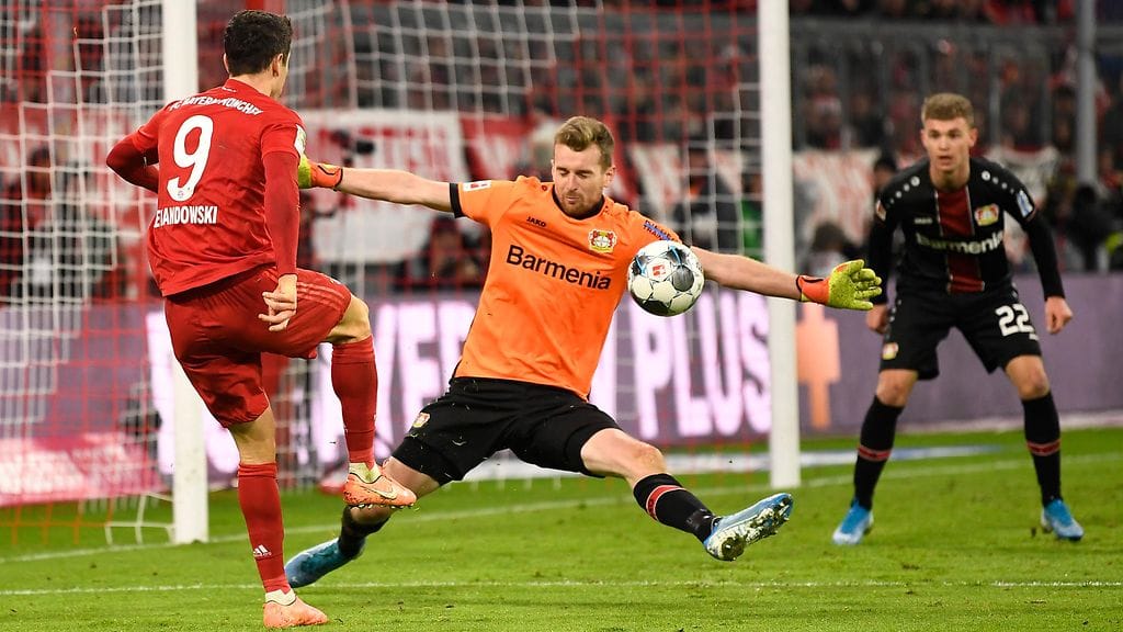 Lukas Hradecky torjui Bayer Münchenin kumoon lauantain kierroksella.