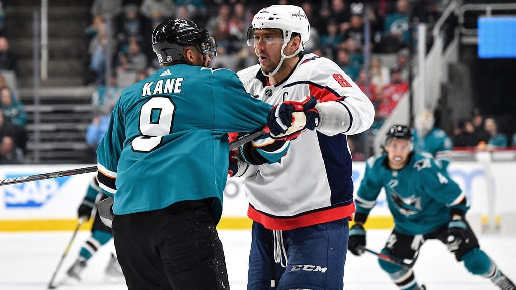 Aleksandr Ovetshkin ei pitänyt Evander Kanen likaisesta taklauksesta.