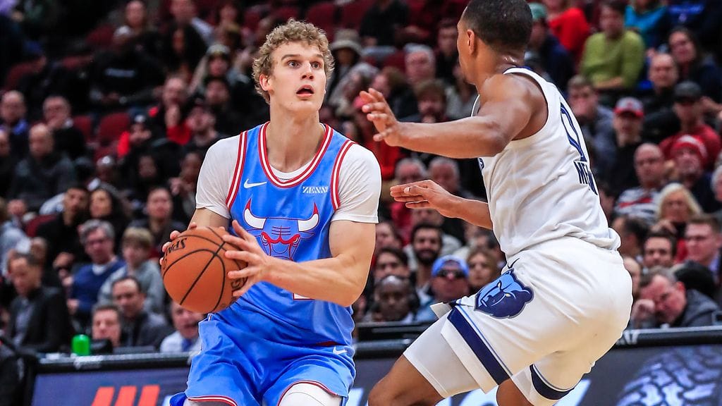 Lauri Markkanen Memphis-kotiottelussa.