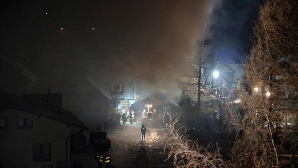 Kuolleista neljä oli lapsia. Talossa ei uskota olleen kahdeksan uhrin lisäksi muita räjähdyksen aikaan.