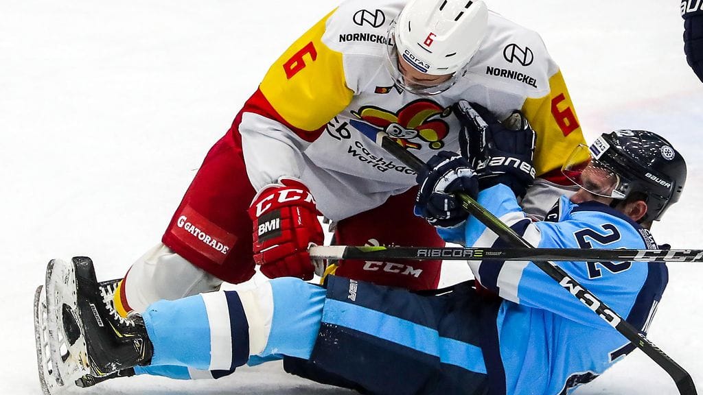 Jesse Joensuu tarjosi Sibir Novosibirskille myös kovuutta.