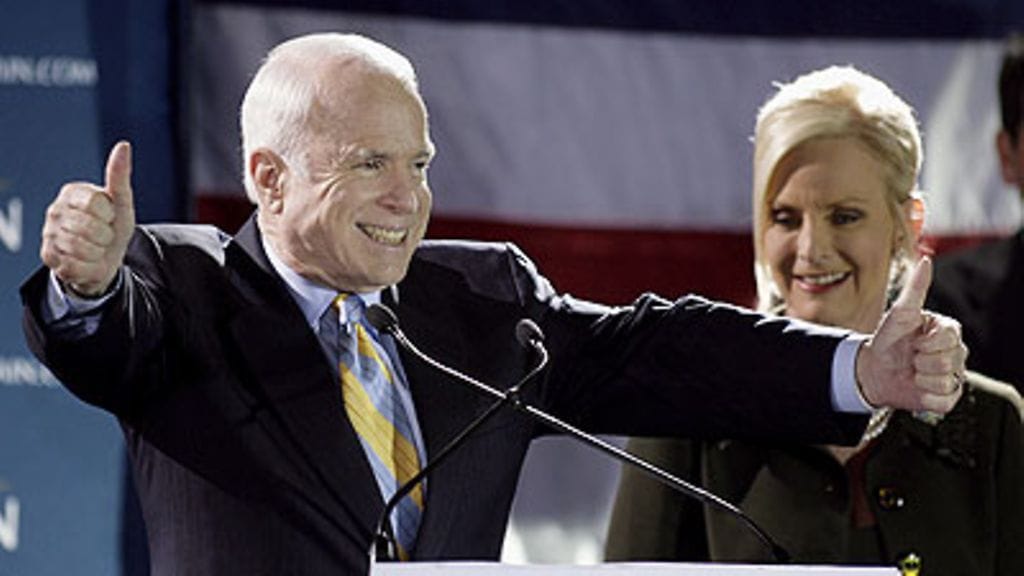 John McCain (Kuva: EPA/ROBERT SULLIVAN)