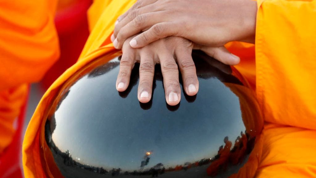 aop Myanmar munkkien massatapahtuma