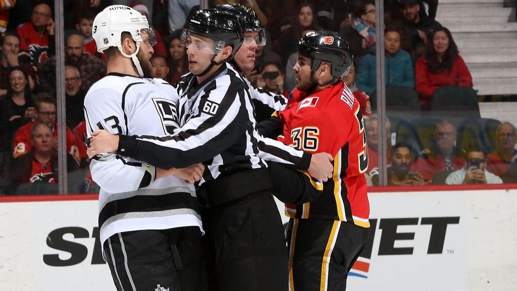 Kyle Clifford ja Zac Rinaldo ottivat nyrkein yhteen.