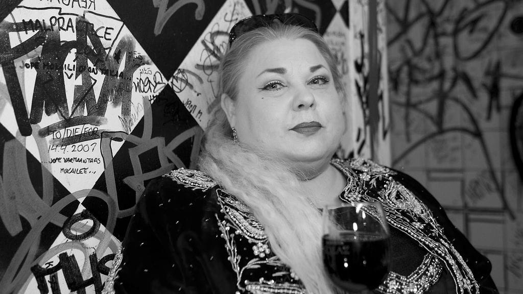 anne taskinen mustavalko