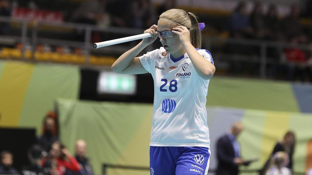 Veera Kauppi iski Suomelle neljä maalia yhdessä Sofia Leinon kanssa.