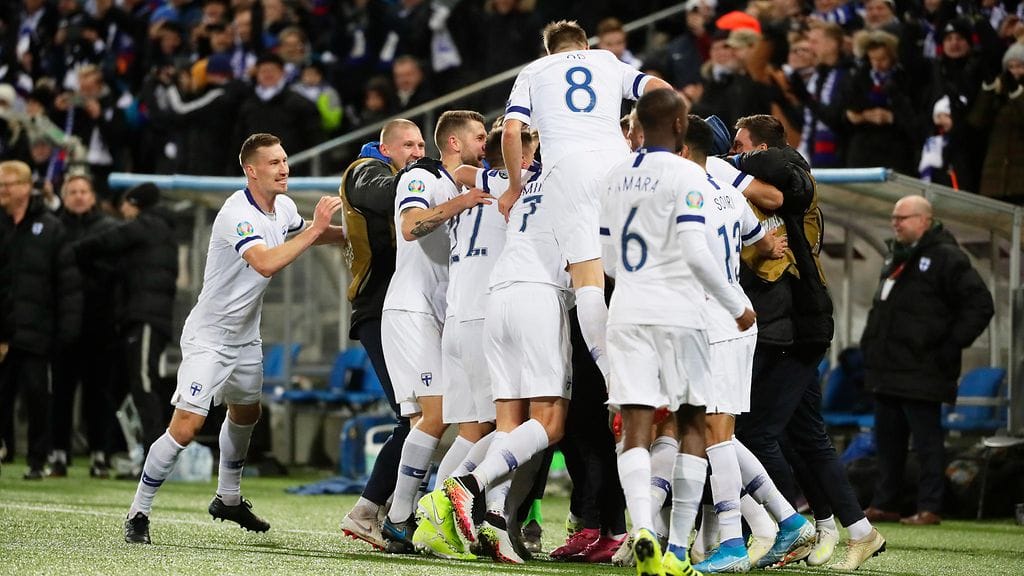 Huuhkajat nousi Kansojen liigan B-liigaan.