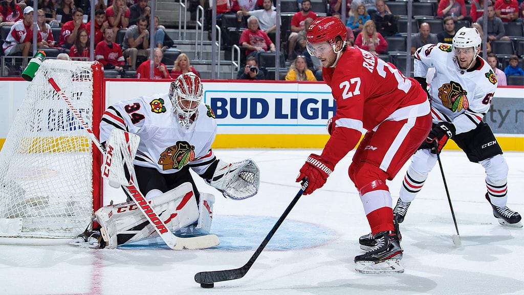 Kevin Lankinen pääsi pelaamaan harjoitusottelun kauden alla Chicago Blackhawksin paidassa.