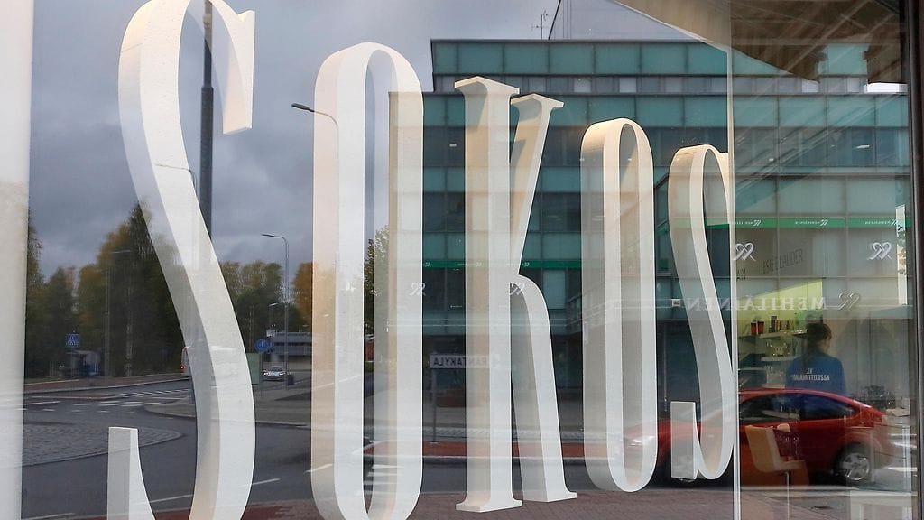 S-ryhmän tavarataloissa eli Sokoksissa ja Emotioneissa kokeillaan muovikasseista luopumista.