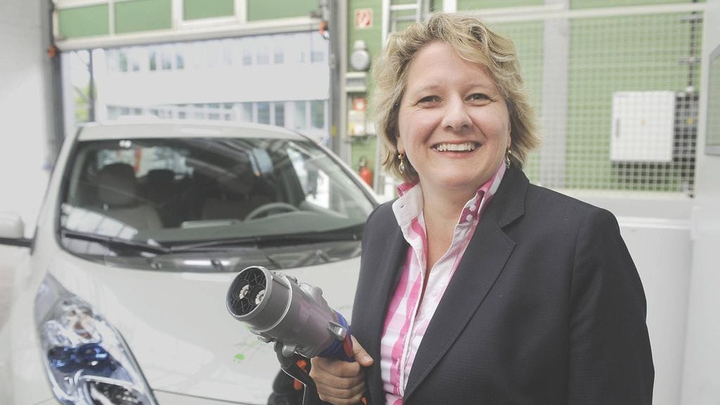 Svenja Schulze on Saksan liittovaltion ympäristöministeri. Häntä suuripäästöisemmällä virka-autolla ajaa ainoastaan liikenneministeri Andreas Scheuer.