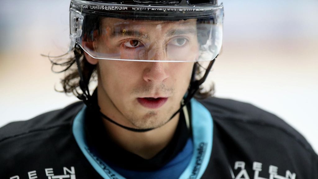 Hannes Björninen joutuu jättämään lauantain ottelun väliin.