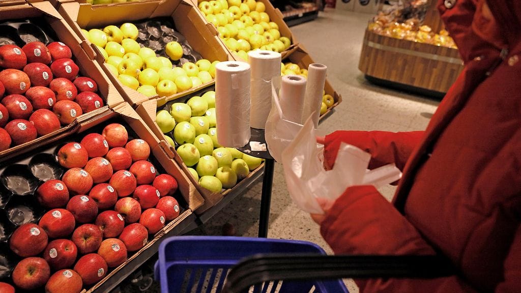 K-Supermarkeiteissa ja K-Citymarketeissa myytyä hedelmäsalaattipikaria vedetään myynnistä. Kuvituskuva. Kuvan hedelmät eivät liity tapaukseen.