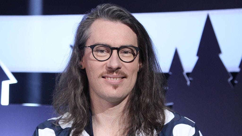 Entinen pituushyppääjä Tommi Evilä on nykyään kahden pienen lapsen isä.