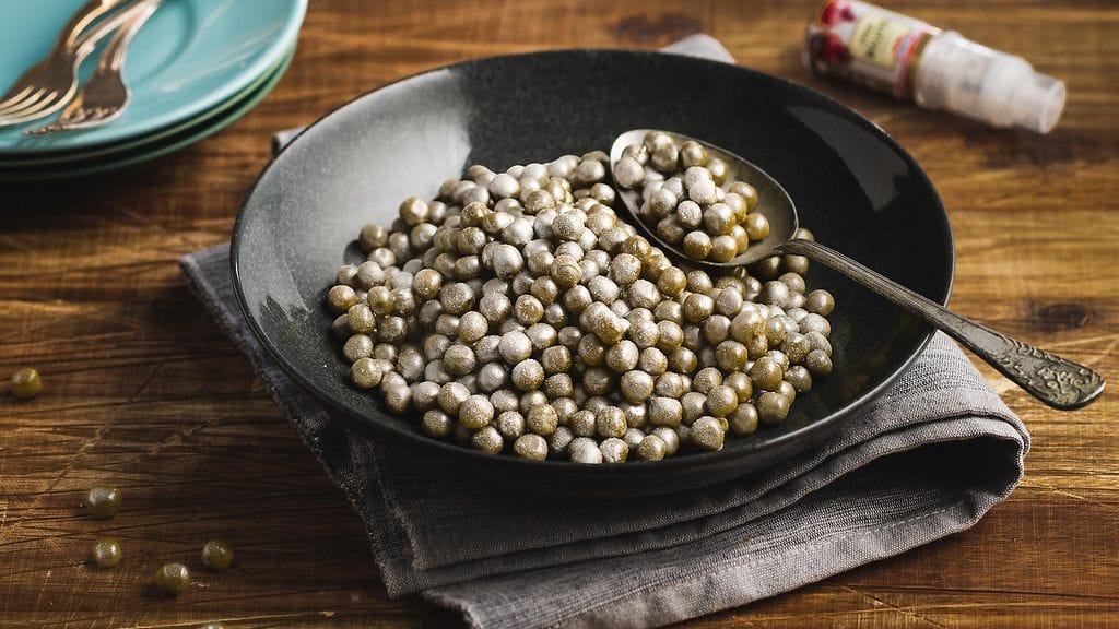 kuva-2-hopeakimalteella-suihkutetut-herneet