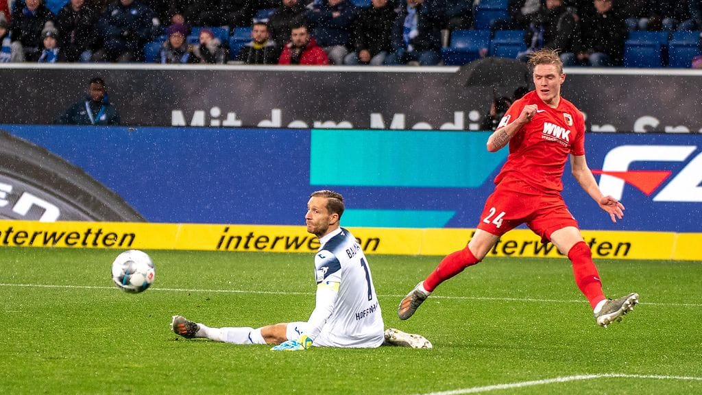 Pukki ohitti perjantai-iltana Hoffenheim-vahti Oliver Baumannin vajaan tunnin pelin jälkeen.