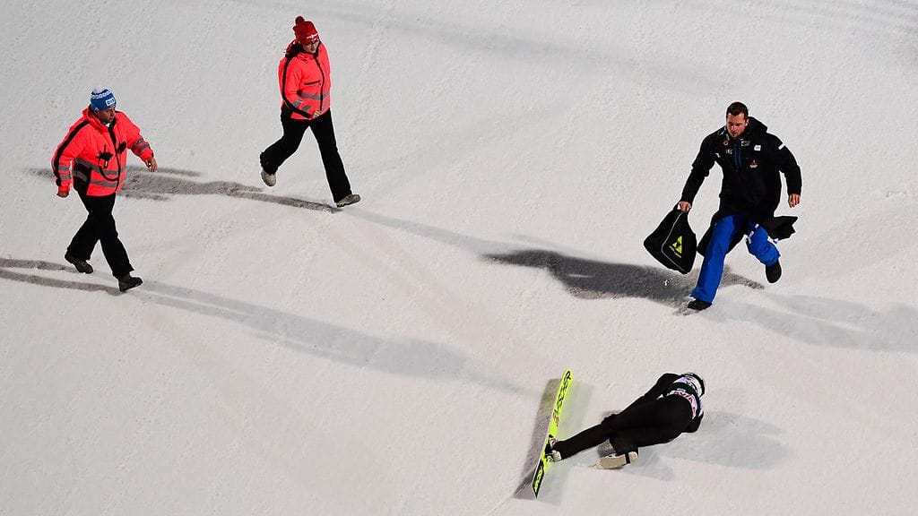 Thomas Aasen Markeng vältti mitä ilmeisimmin vakavan loukkaantuminen rajussa kaatumisessaan.