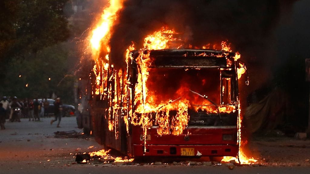 Kuvassa mielenosoitukset Delhissa viime joulukuussa.