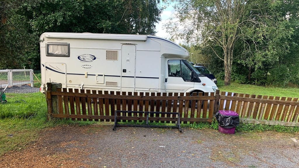 Tämä asuntoauto on toiminut Tanjan kotina viimeisen kolmen vuoden ajan.