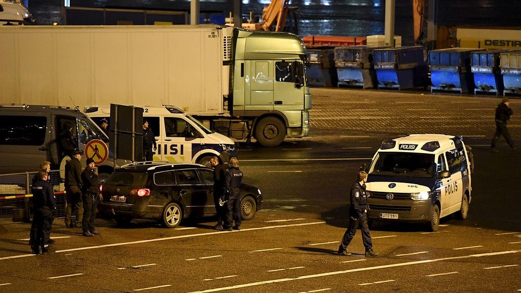 Olympiaterminaali 3 16.12.2019 poliisi