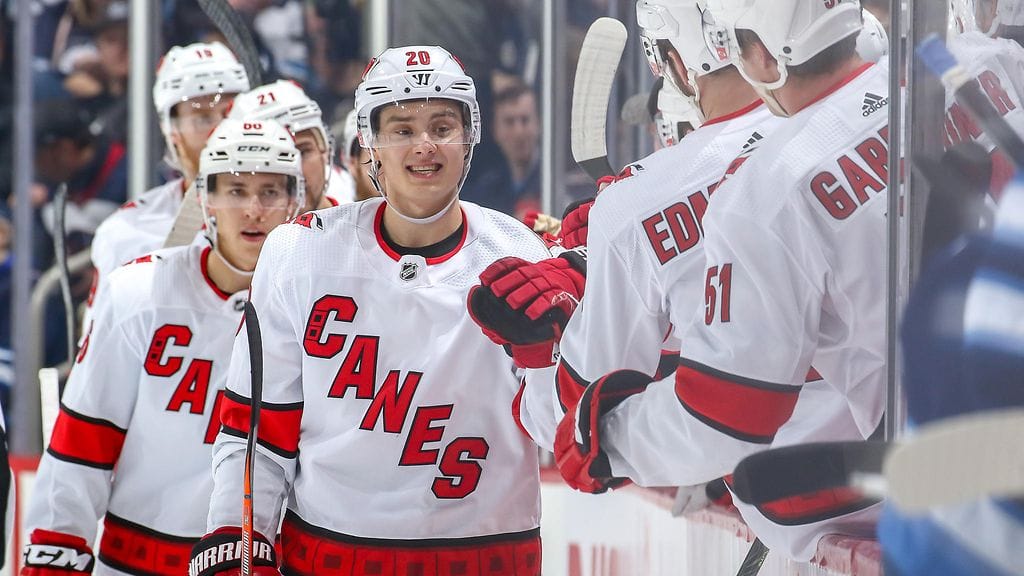 Sebastian Aho iski kaksi maalia Carolinan voitossa Winnipegiä vastaan.