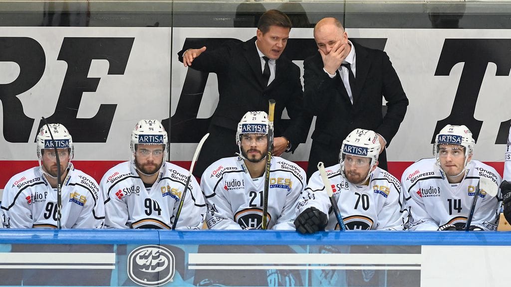 Sami Kapanen ja Stefan Nyman saivat lähteä Luganon penkin takaa.