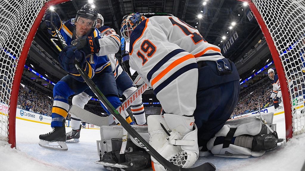 Mikko Koskinen teki kaikkensa pitääkseen Edmontonin mukana pelissä St. Louisia vastaan.