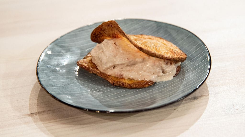 kokkisota_kausi_4_jakso_4_annoskuvat_päätehtävä_kape_aihinen_krista_pärmäkoski_annos_1_kuvaaja_saku_tiainen