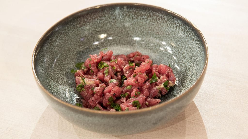 kokkisota_kausi_4_jakso_4_annoskuvat_päätehtävä_teemu_laurell_mari_eder_annos_3_kuvaaja_saku_tiainen