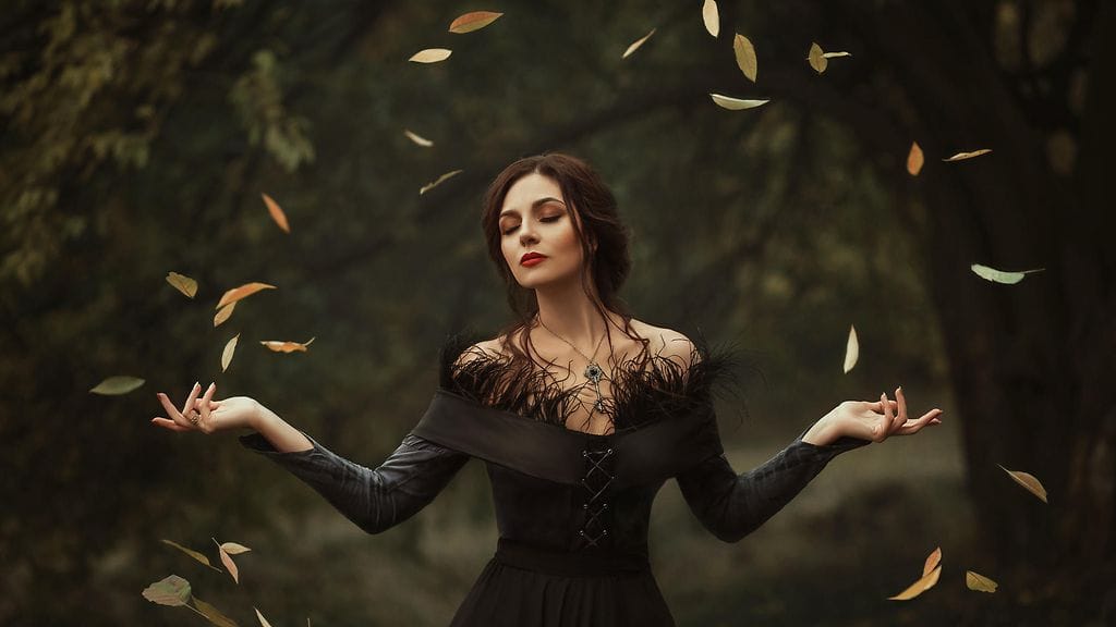 Sinä olet itsekin hämmästynyt miten hyvällä tolalla sinun raha-asiasi tänä vuonna ovat. Ansaitset niin hyvin, että voit tukea rahallisesti myös läheisiäsi.