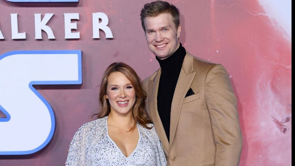 Pariskunnan kolmas lapsi on poika.