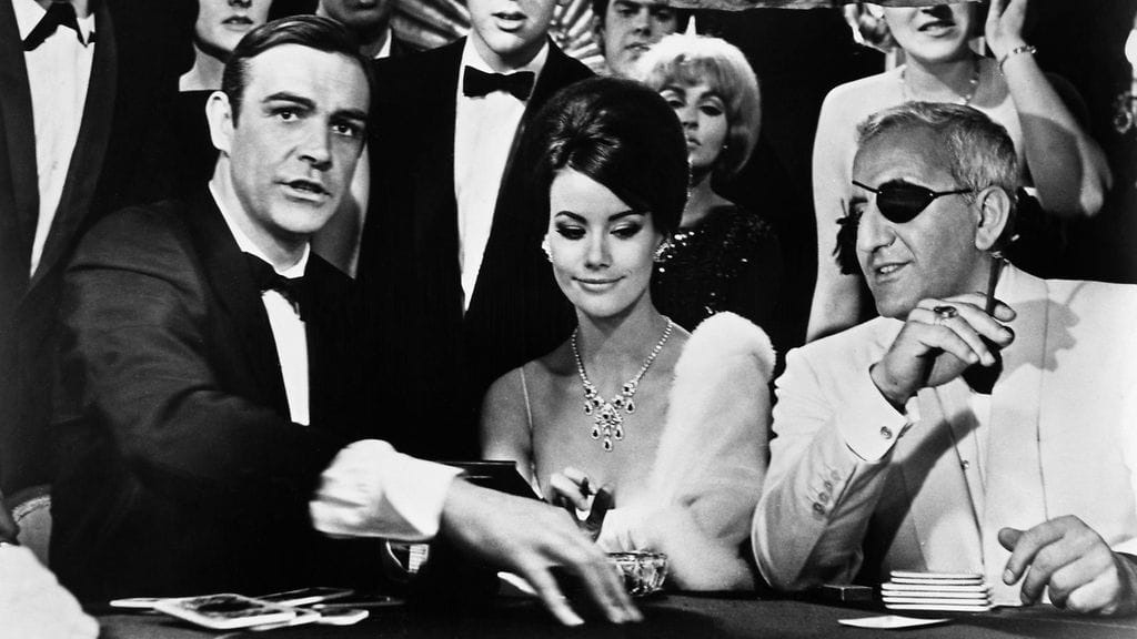 Sean Connery ja Claudine Auger Thunderball-elokuvassa