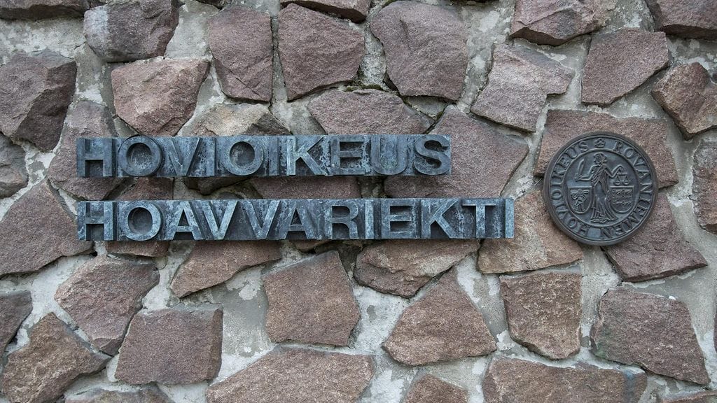 Rovaniemen hovioikeus tuomitsi miehen lähes kahden vuoden ehdolliseen vankeuteen 20 vuoden takaisista tapahtumista.