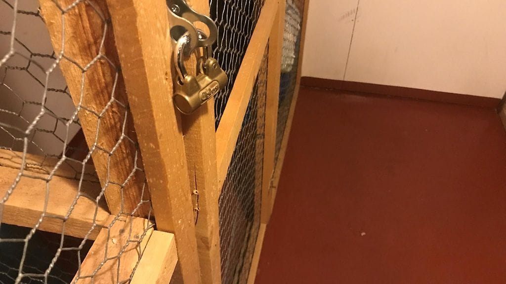 Ainon varaston lukko oli vaihdettu uuteen ja hänen tavaransa hävitetty erehdyksessä.