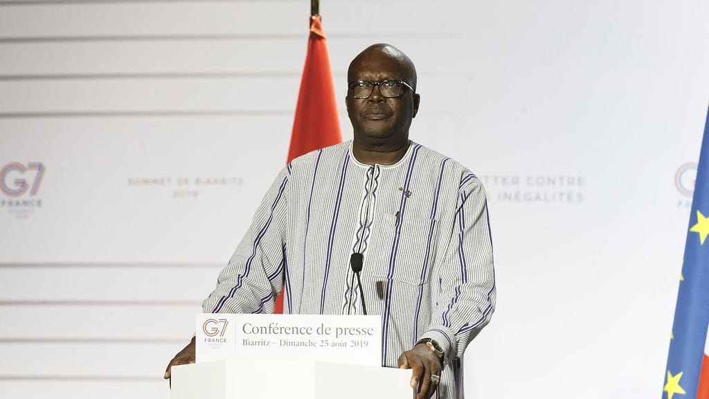 Burkina Fason presidentti Roch Marc Christian Kabore G7-maiden kokouksessa elokuussa.